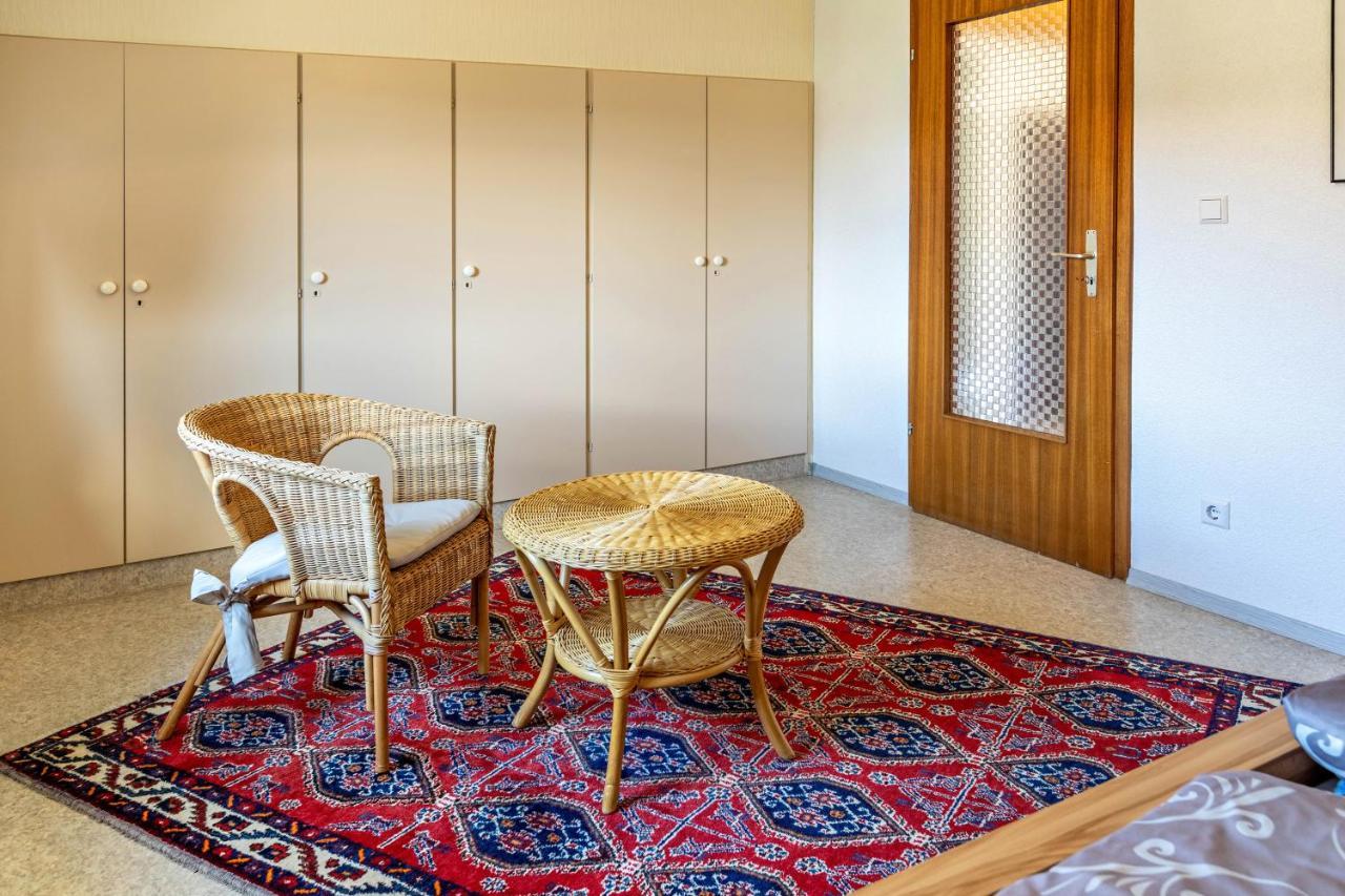 Апартаменты Haus Elfi Hausen am Tann Экстерьер фото